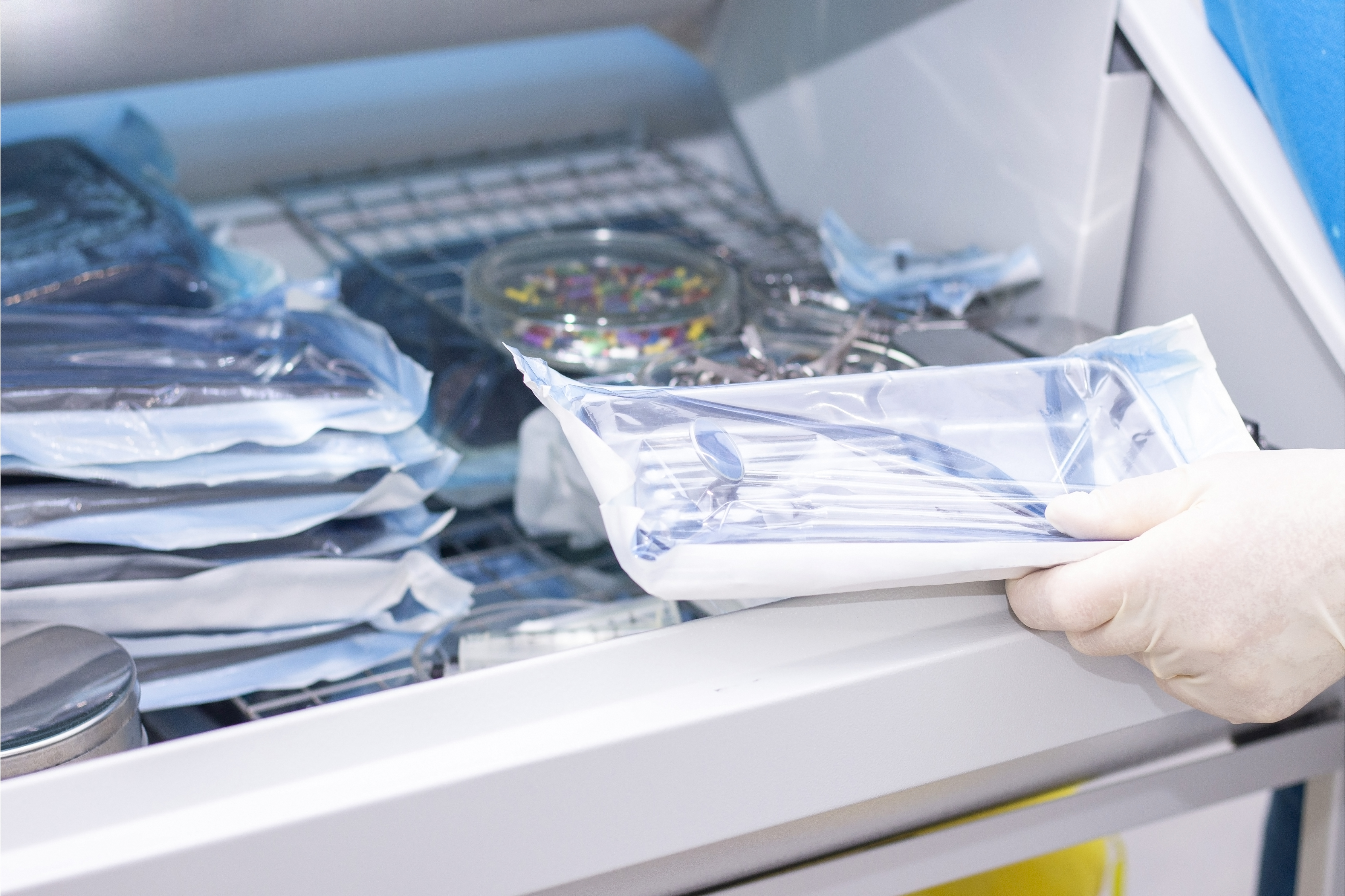 Track sterilization cycles of medical devices and instruments with RFID